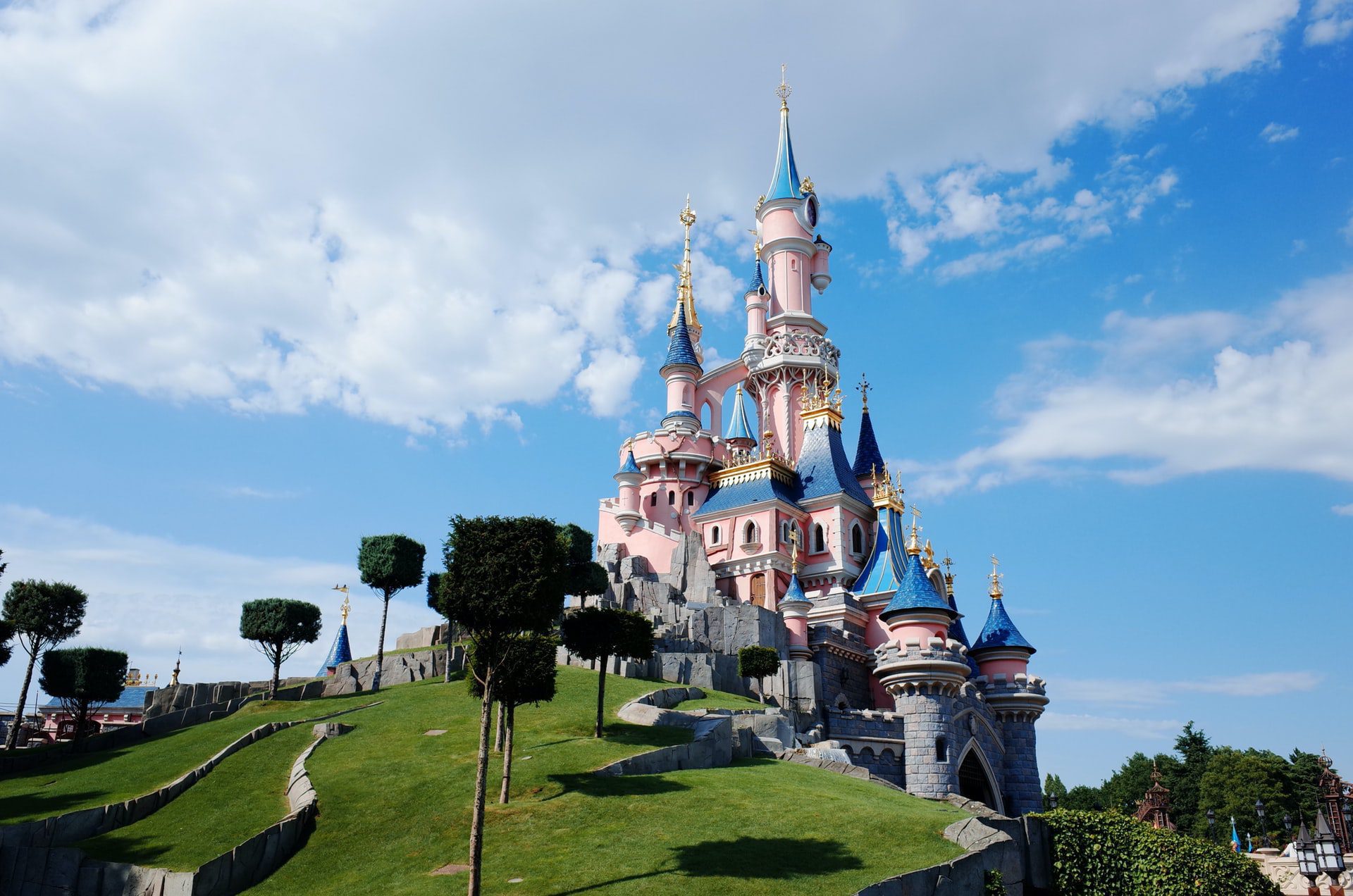 Pourquoi visiter Disneyland Paris cet été ?
